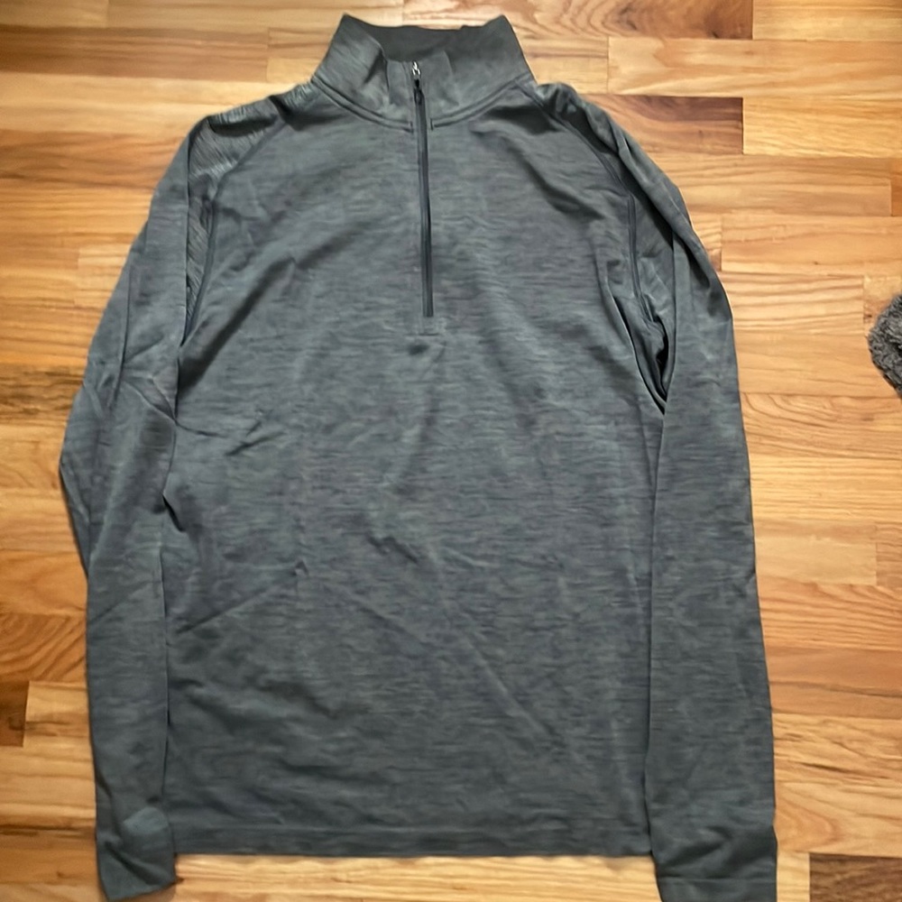 Metal vent tech half zip